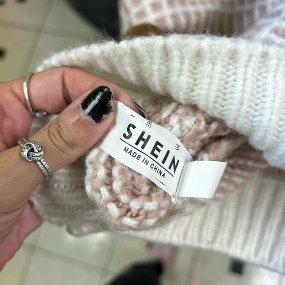 Oversized Sweater - Picture 5 of 8